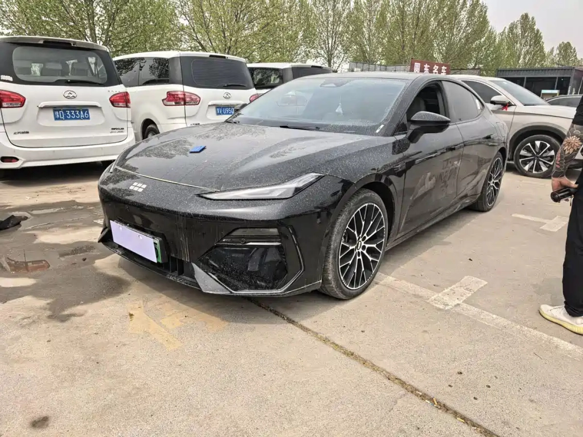 GEELY GALAXY GALAXY E8  2024