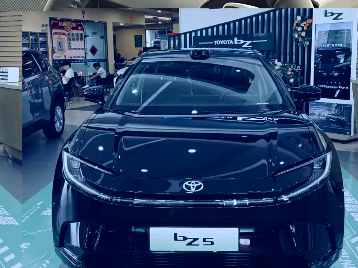 TOYOTA BZ5