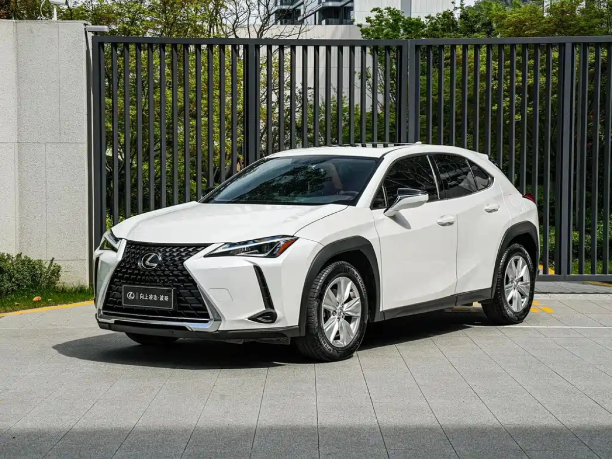 LEXUS UX  2021