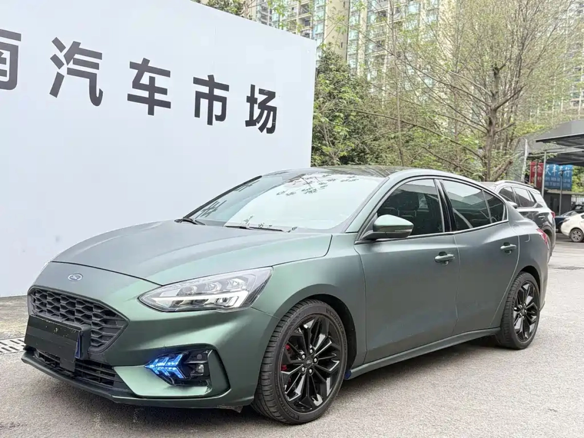 FORD FOCUS  2019