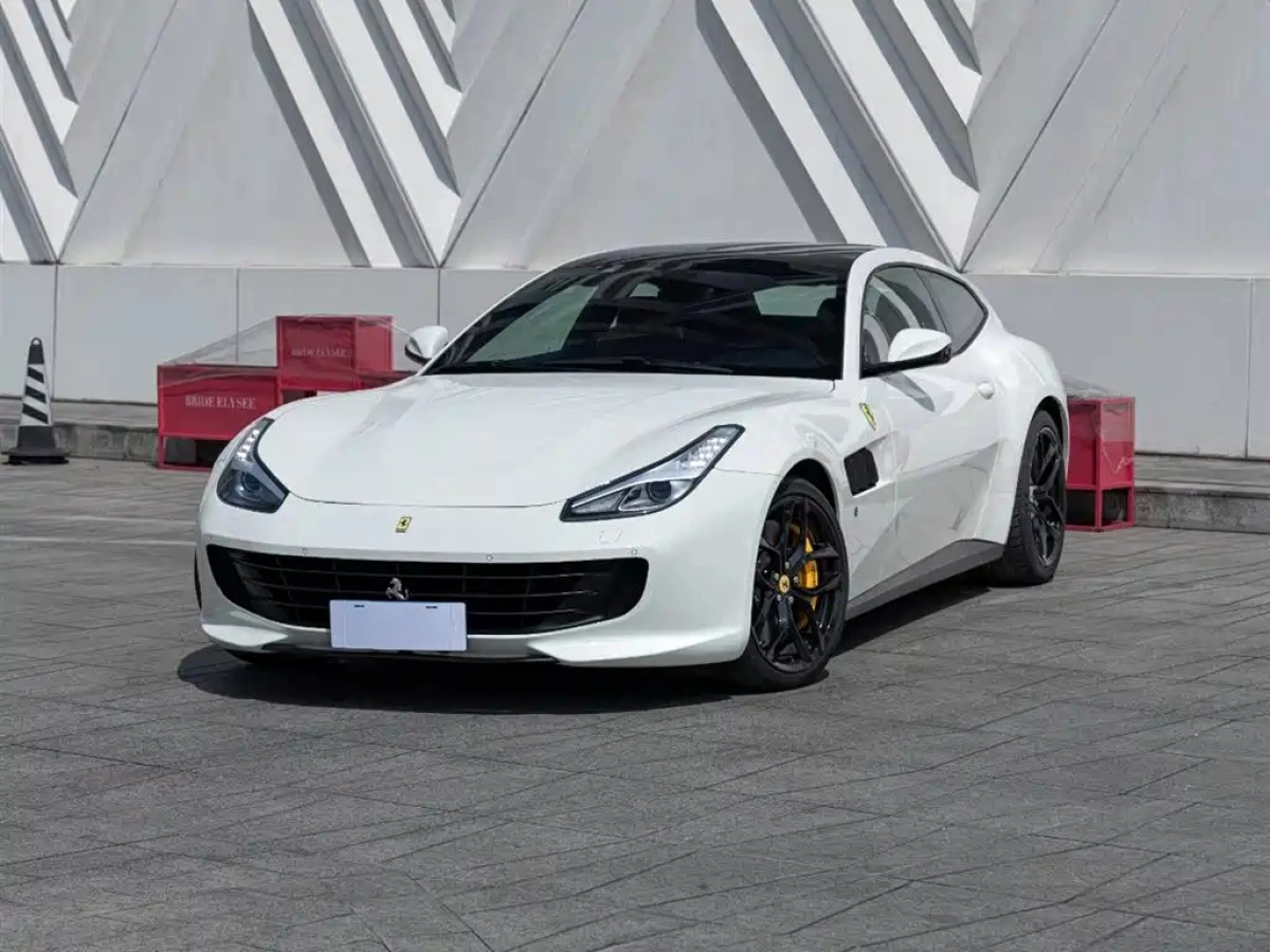 FERRARI GTC4LUSSO  2019