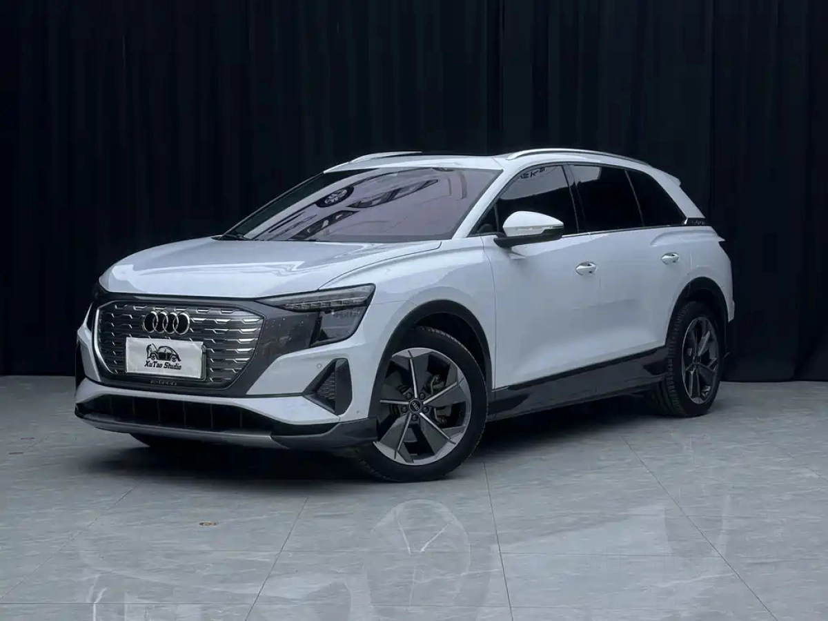 AUDI Q5 E-TRON  2022