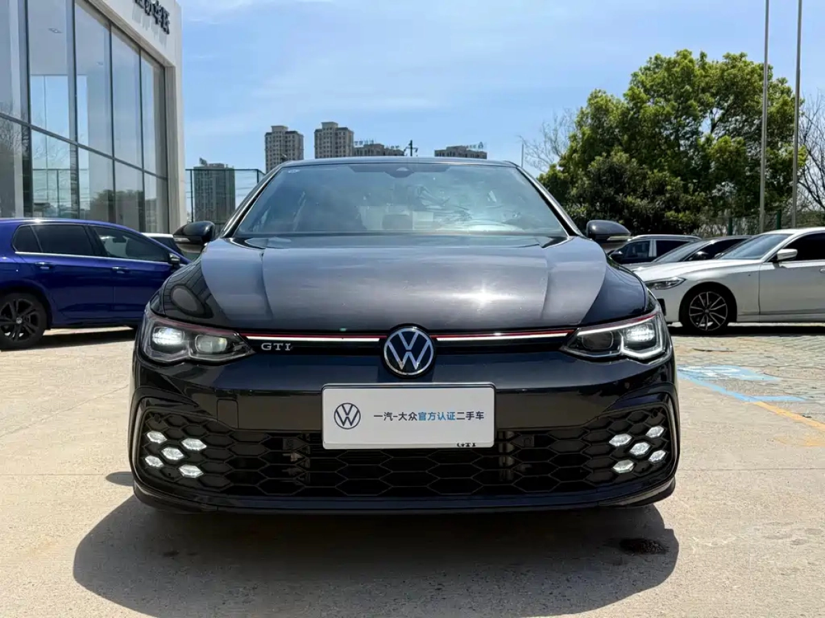 VOLKSWAGEN GOLF GTI  2023