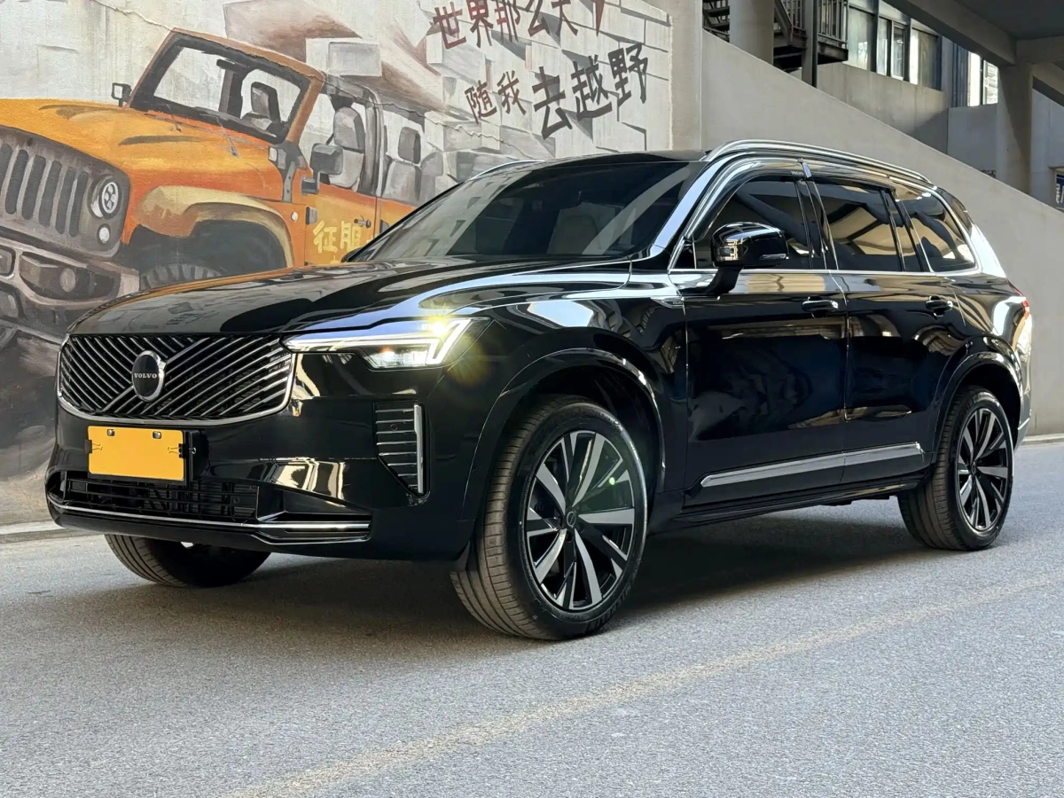 VOLVO XC90  2025