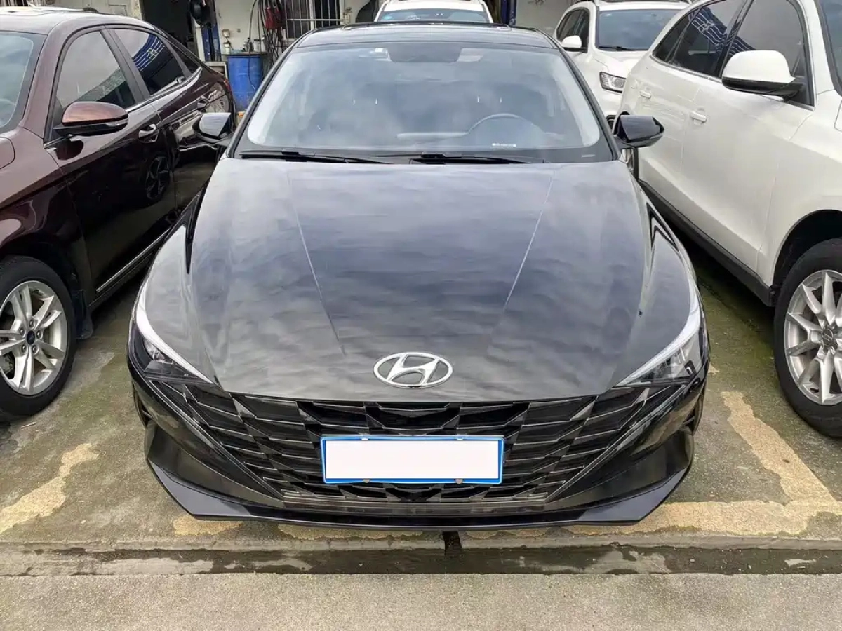 HYUNDAI ELANTRA