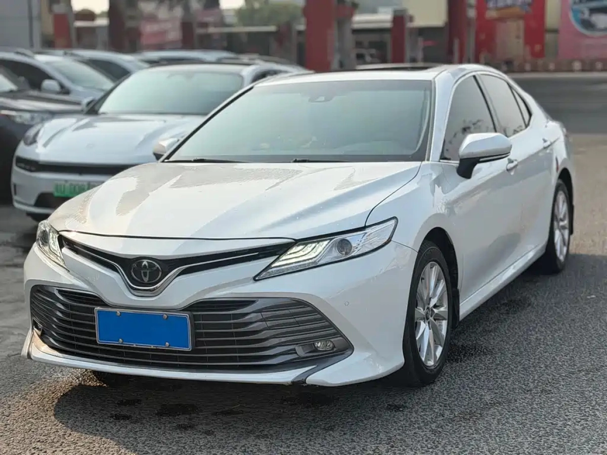 TOYOTA CAMRY  2020
