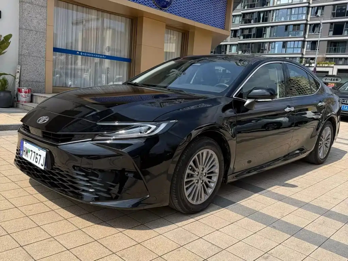 TOYOTA CAMRY  2024