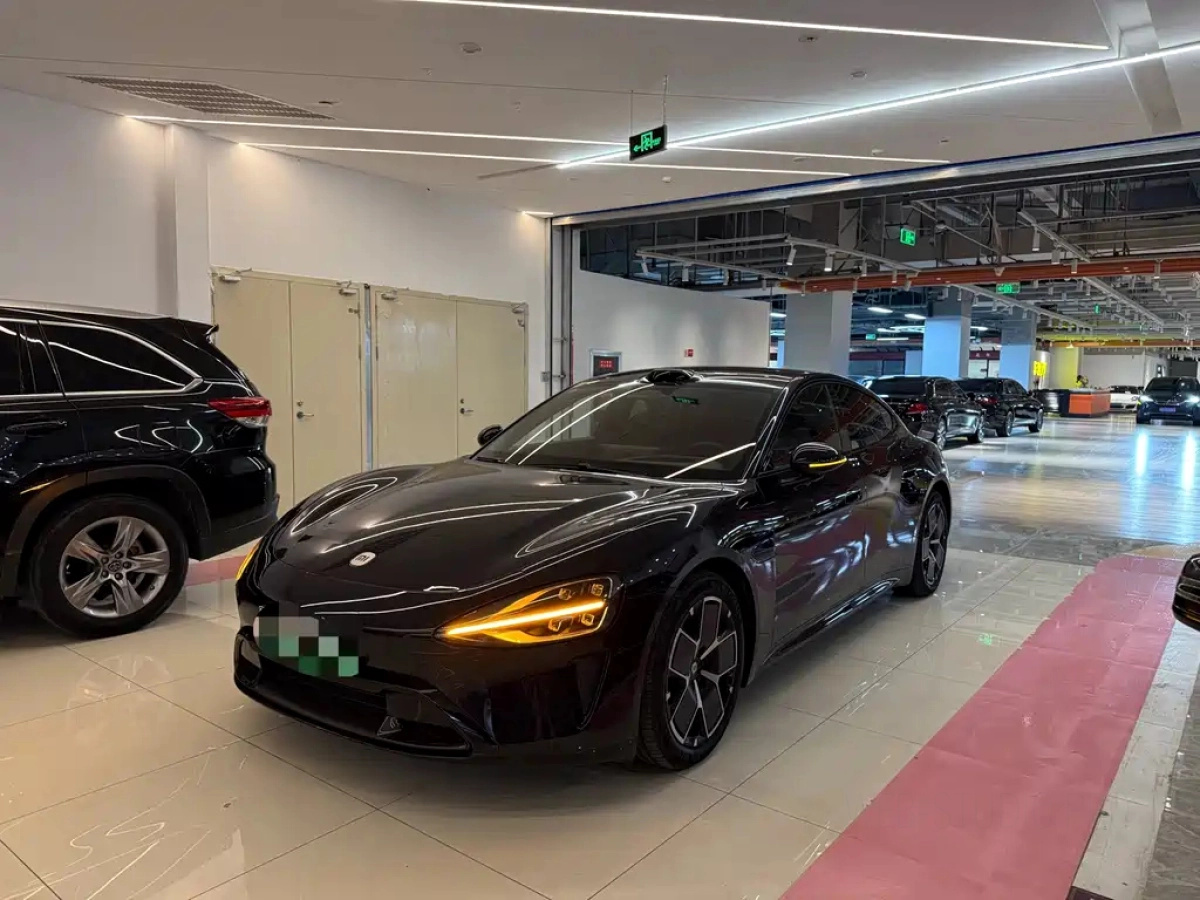 XIAOMI AUTO SU7  2024