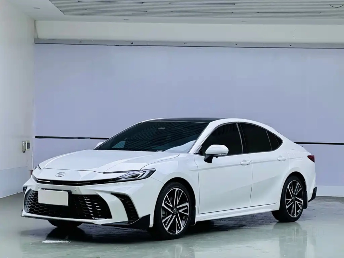 TOYOTA CAMRY  2025