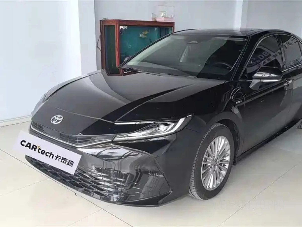 TOYOTA CAMRY  2024