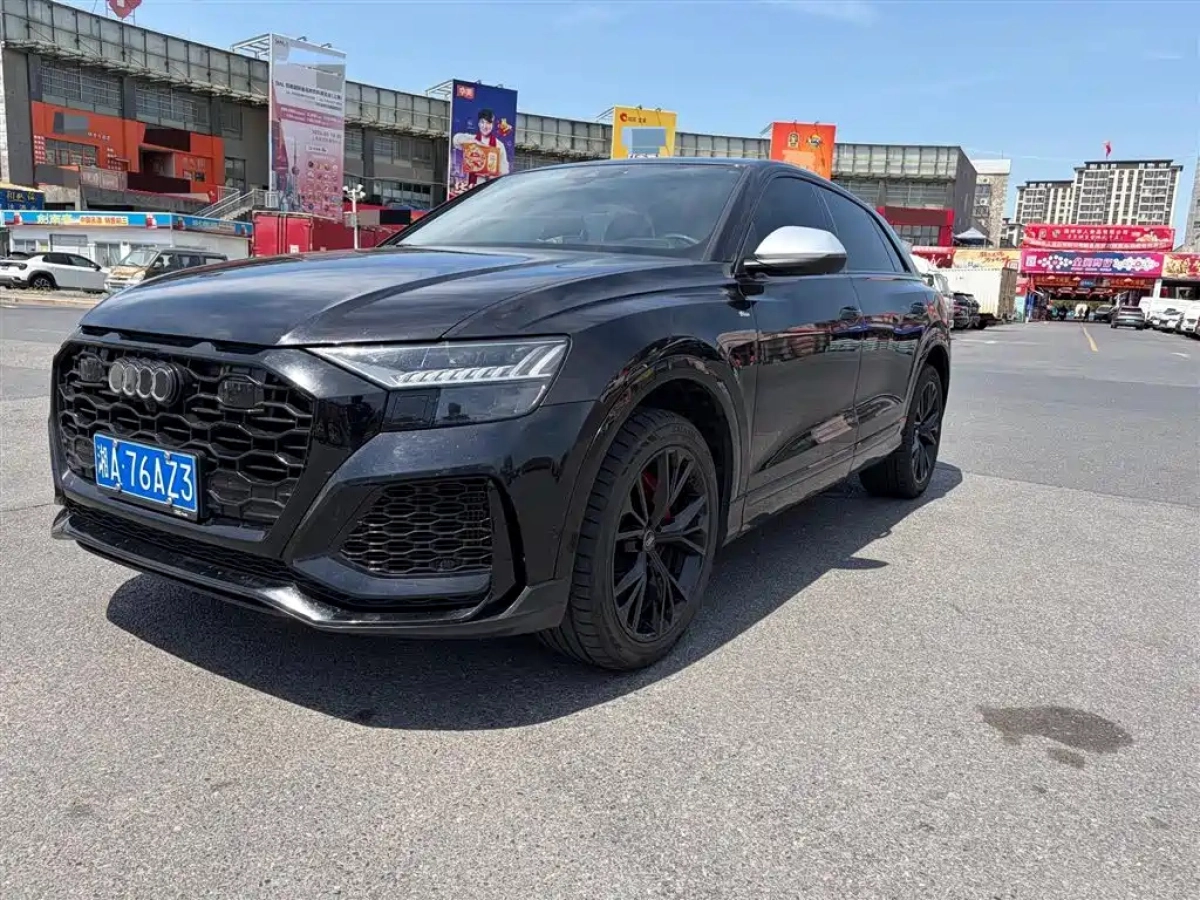 AUDI Q8  2020