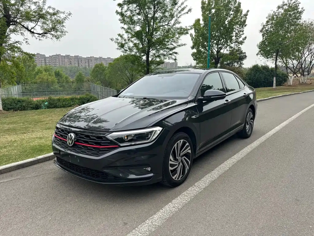 VOLKSWAGEN SAGITAR  2022