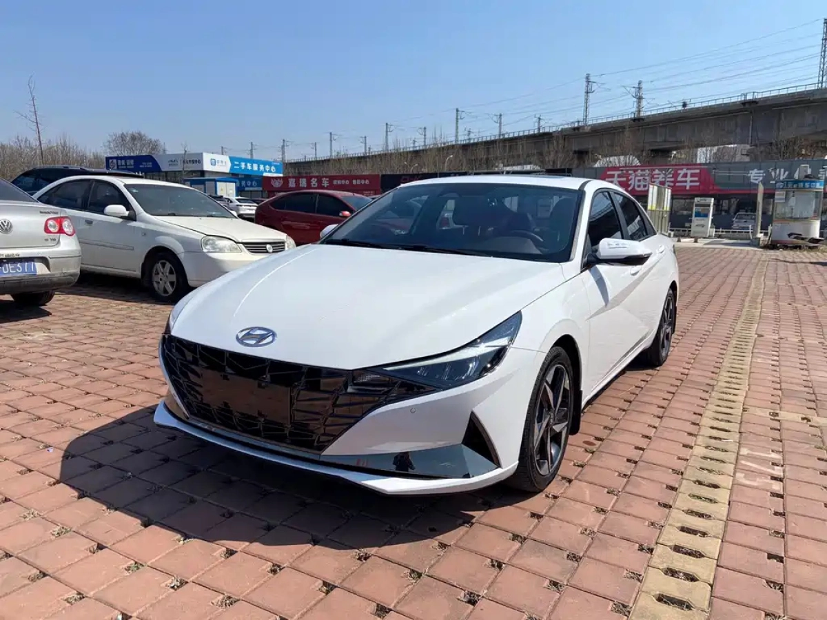 HYUNDAI ELANTRA  2023