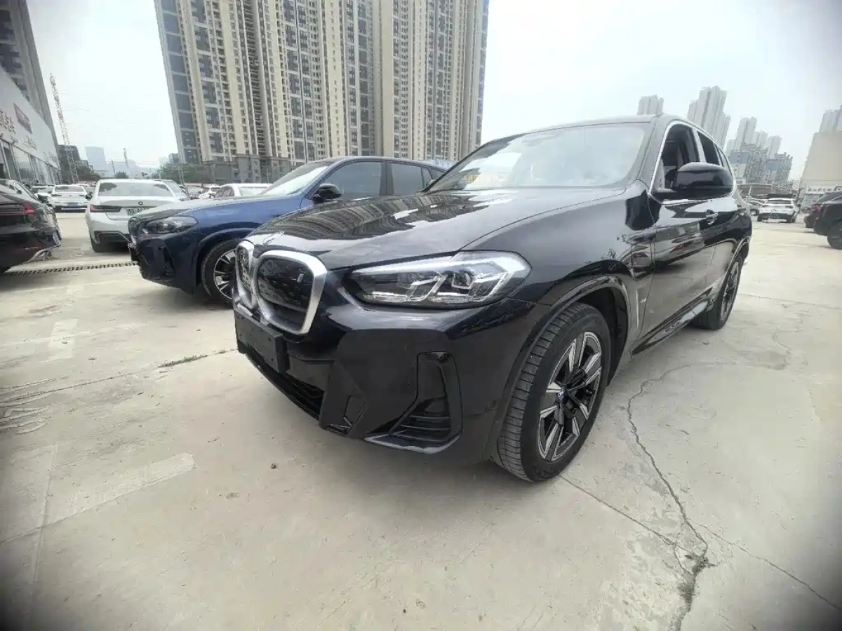 BMW IX3  2023