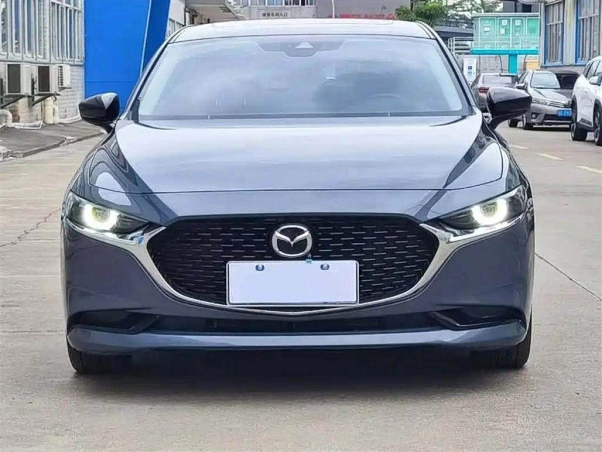 MAZDA 3 AXELA