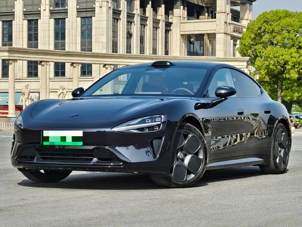 XIAOMI AUTO SU7  2025