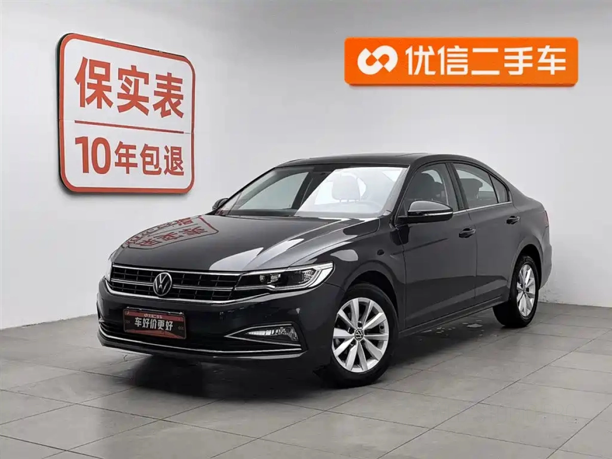 VOLKSWAGEN BORA  2022