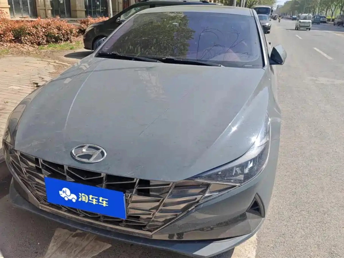 HYUNDAI ELANTRA