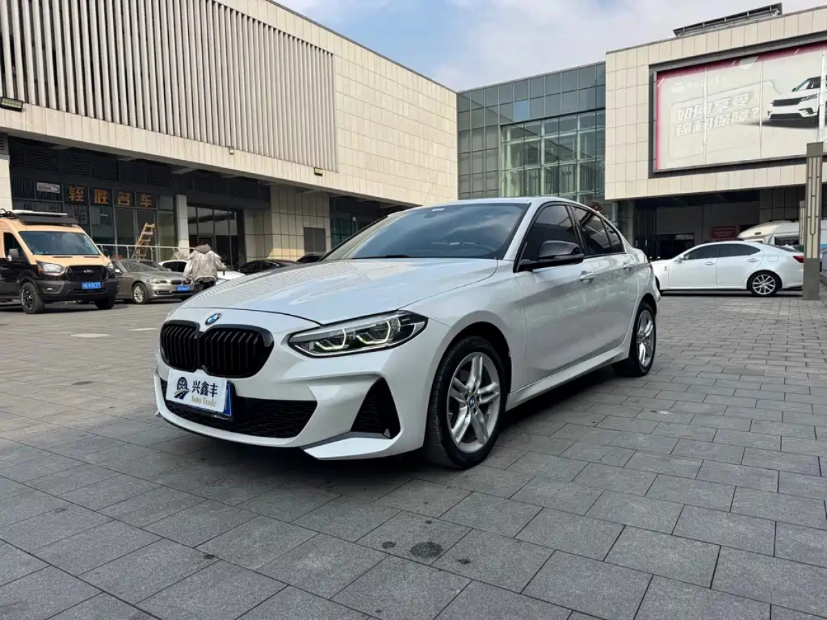 BMW 1-SERIES  2022