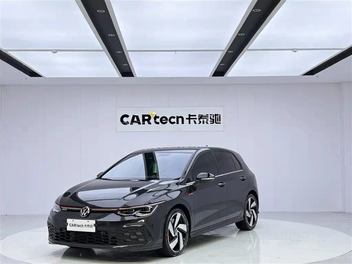 VOLKSWAGEN GOLF GTI  2025