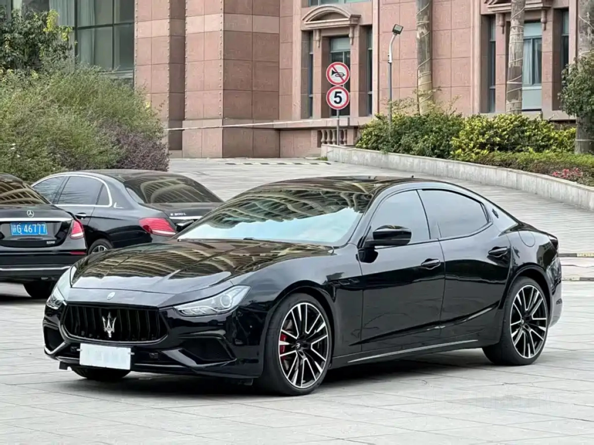 MASERATI GHIBLI