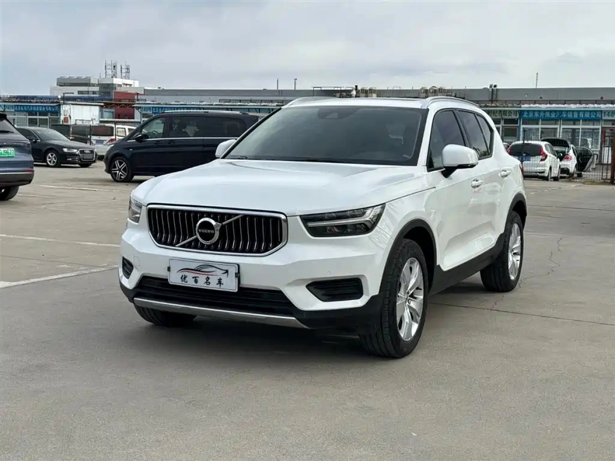 VOLVO XC40  2020