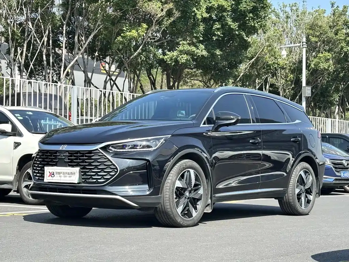 BYD TANG  2024