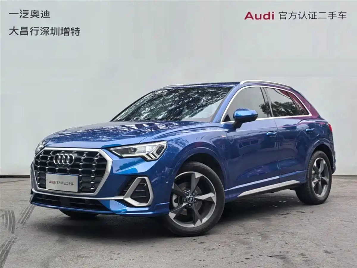 AUDI Q3  2022
