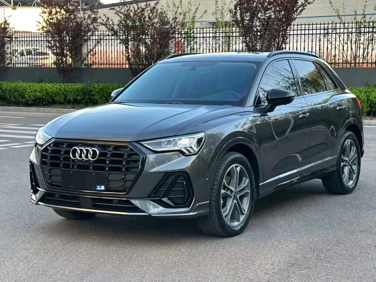 AUDI Q3  2022