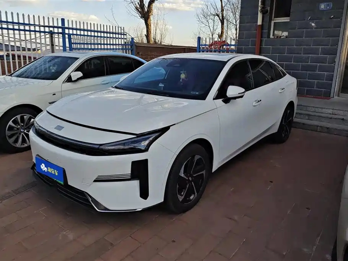 GEELY GALAXY GALAXY L6  2025