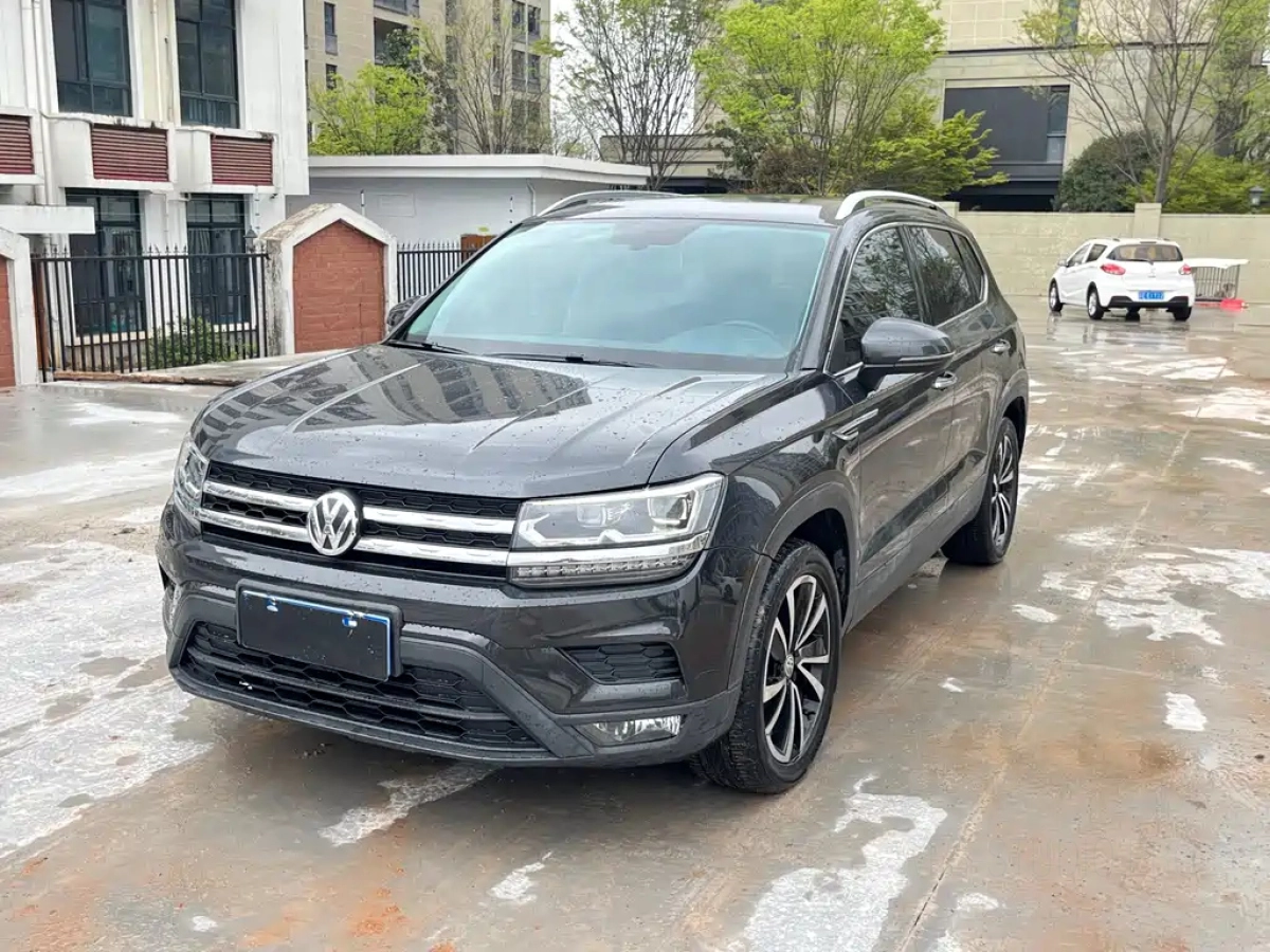 VOLKSWAGEN THARU  2019