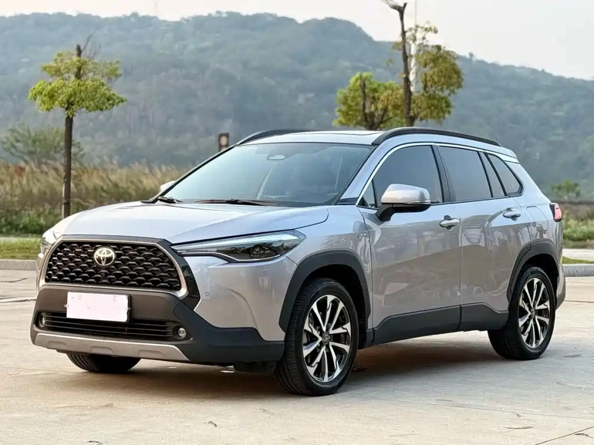 TOYOTA COROLLA CROSS  2024