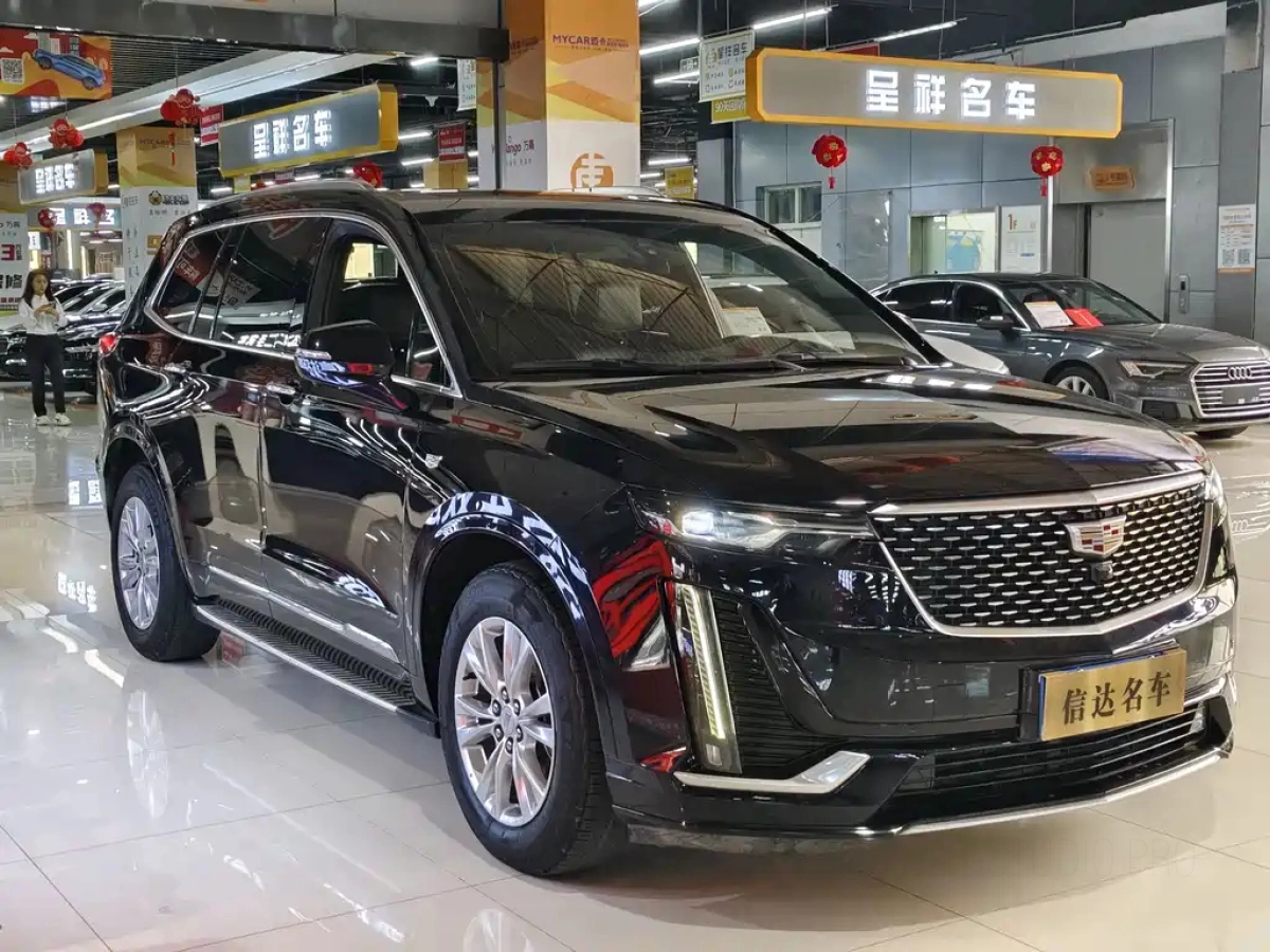 CADILLAC XT6