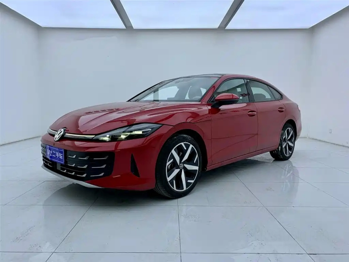 VOLKSWAGEN LAMANDO  2025