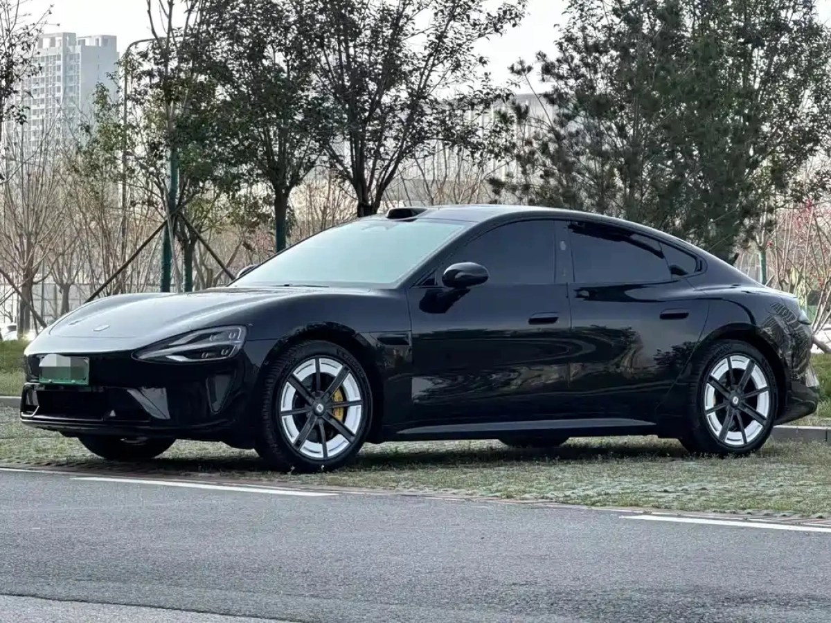 XIAOMI AUTO SU7  2025