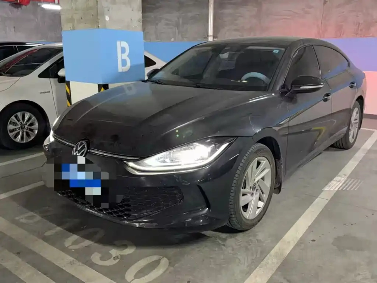 VOLKSWAGEN LAMANDO  2023