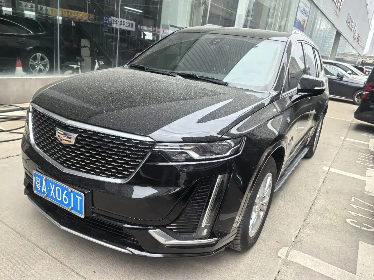 CADILLAC XT6