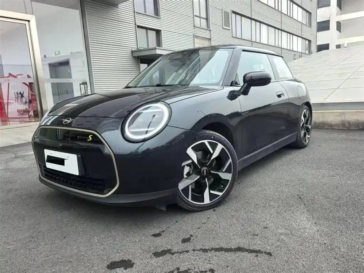 MINI COOPER SE  2024