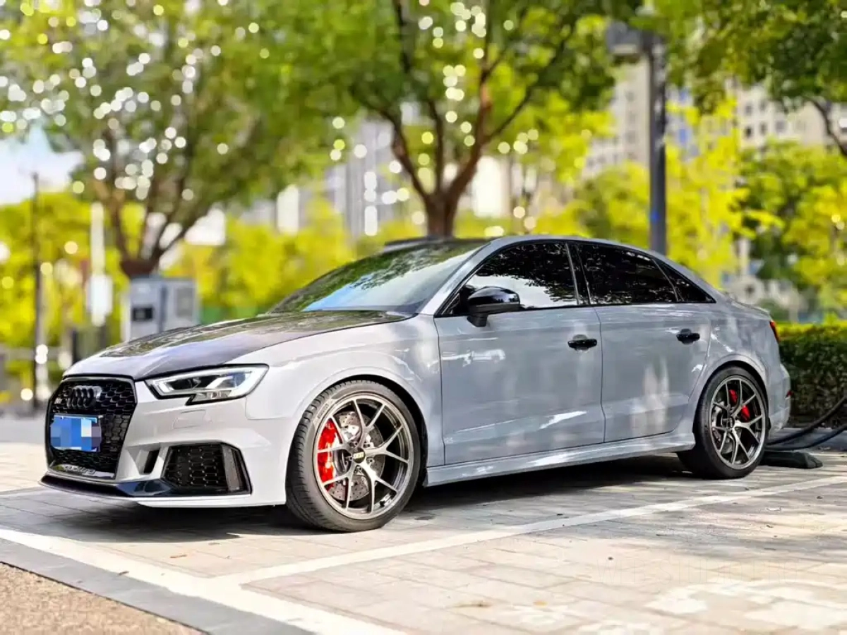 AUDI RS 3  2019