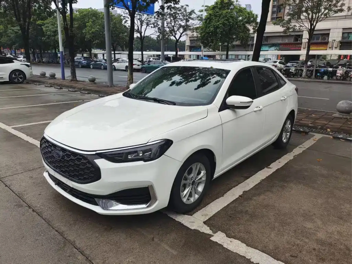 FORD FOCUS CLASSIC  2021