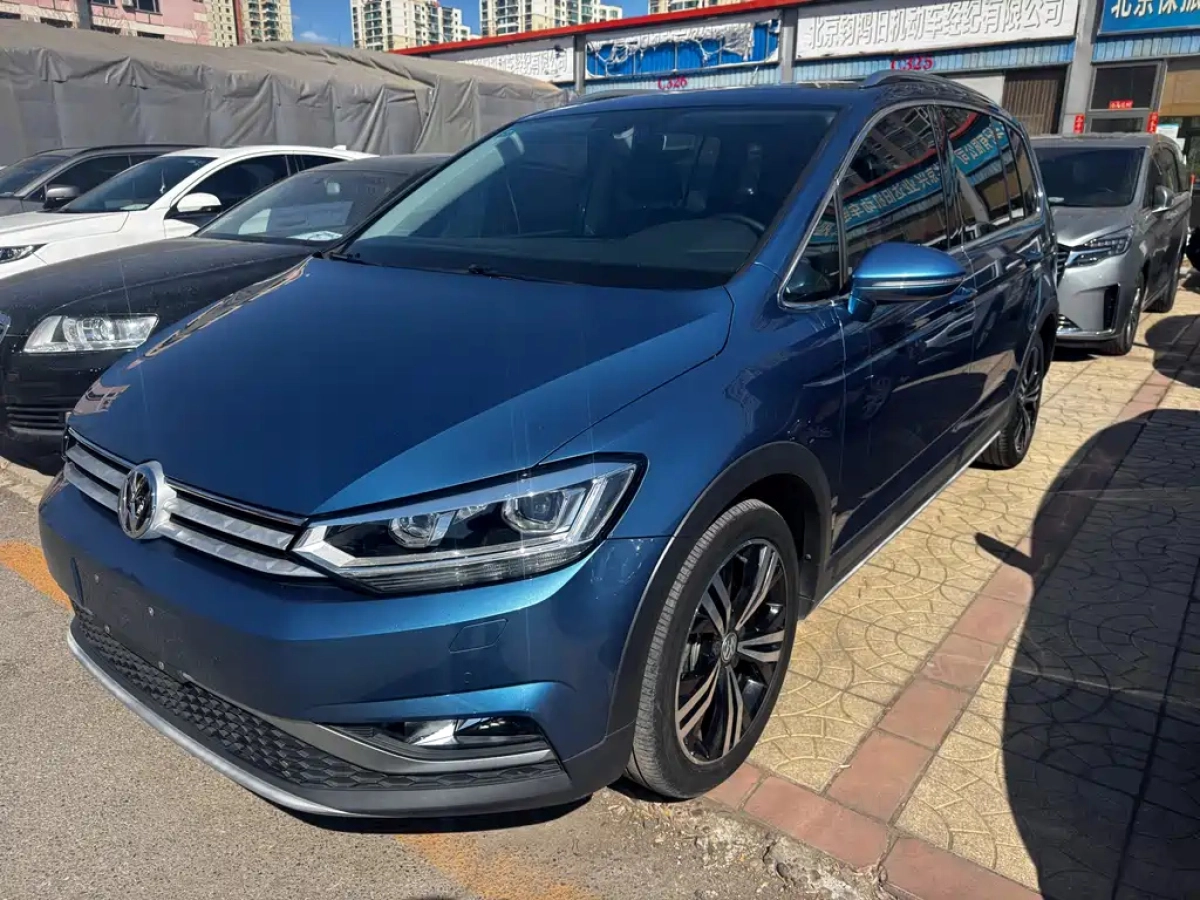 VOLKSWAGEN TOURAN  2020