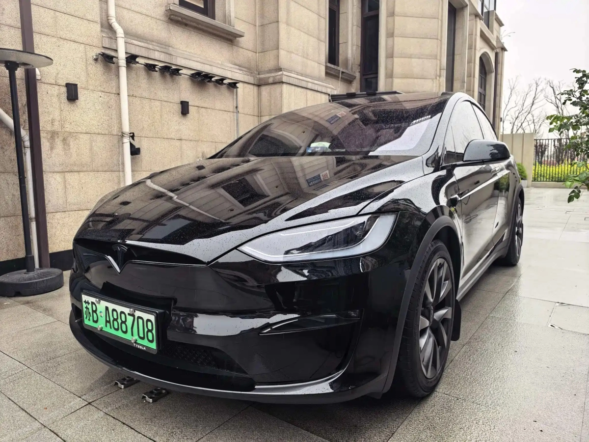 TESLA MODEL X