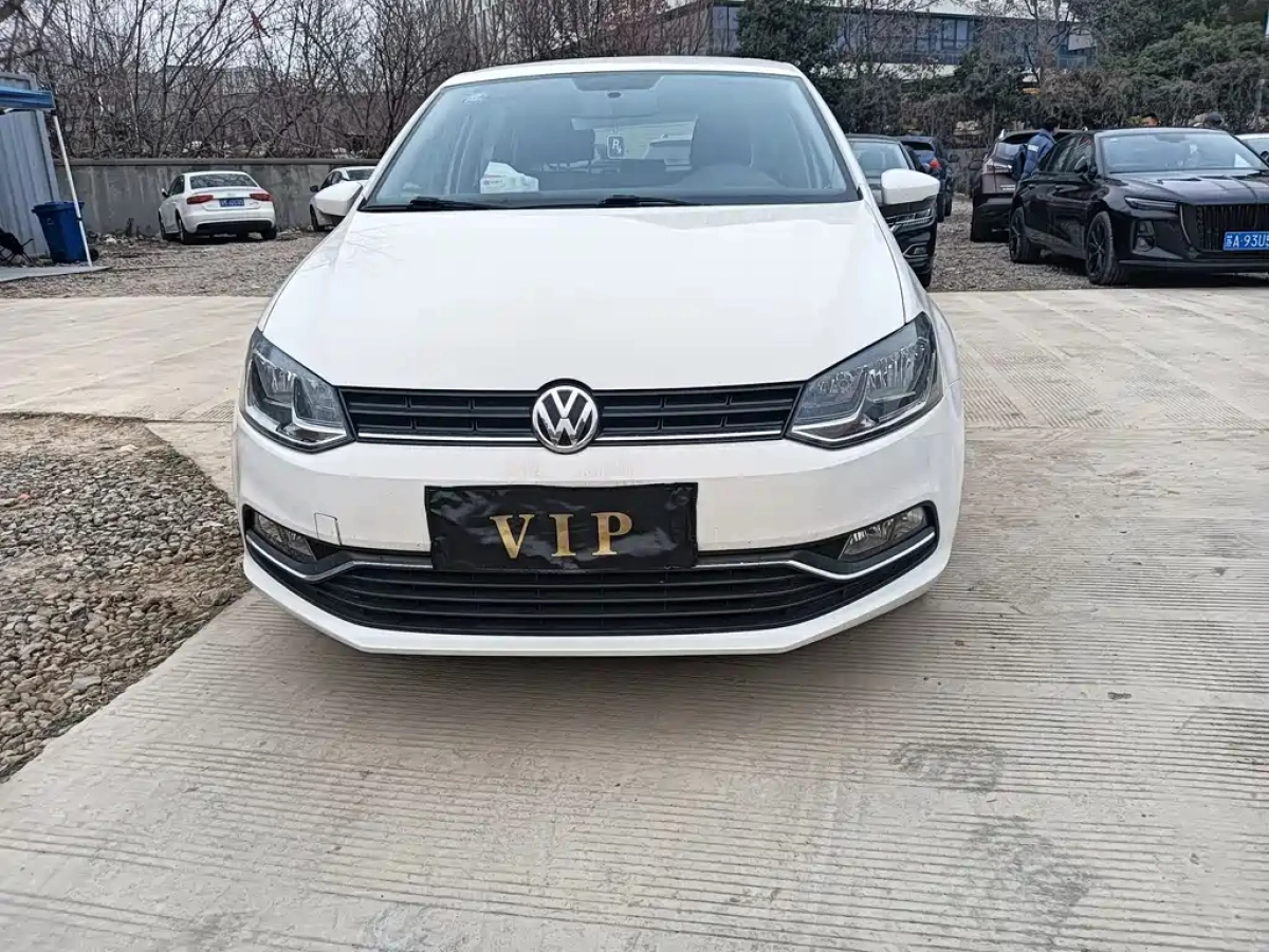 VOLKSWAGEN POLO