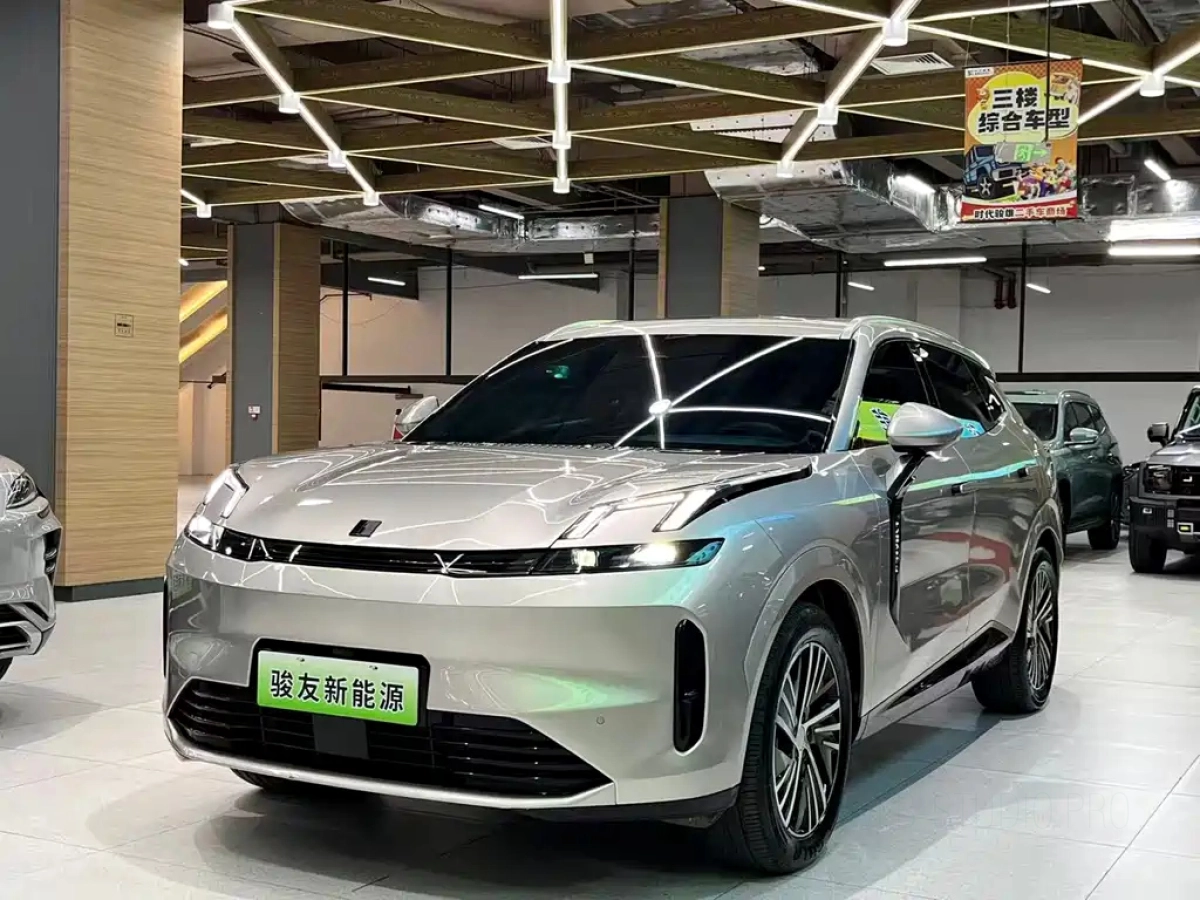 LYNK CO 08 NEW ENERGY  2025