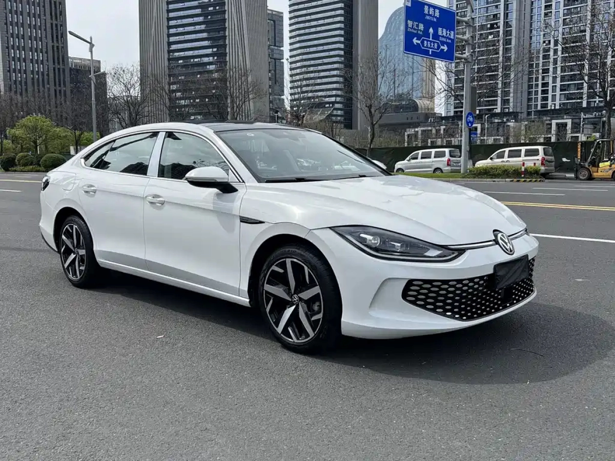 VOLKSWAGEN LAMANDO  2023