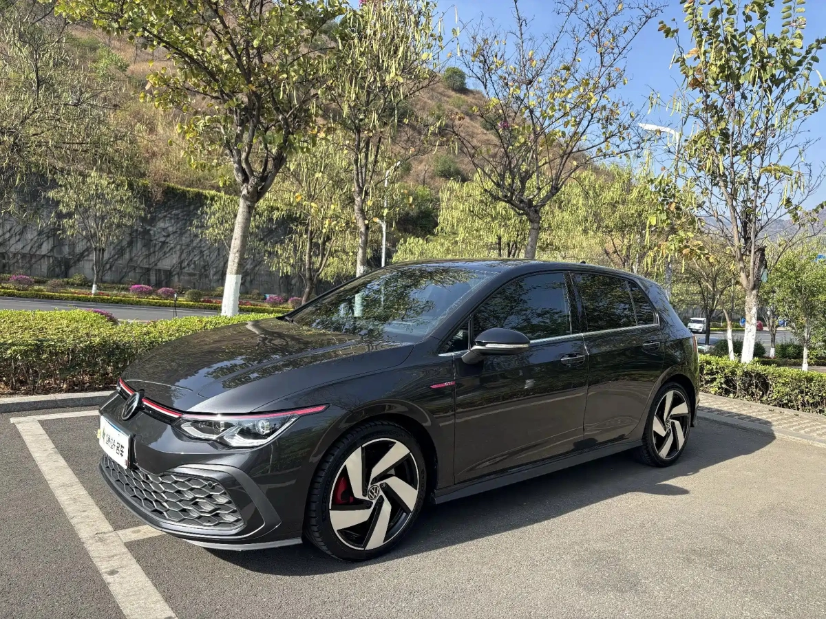 VOLKSWAGEN GOLF GTI  2022