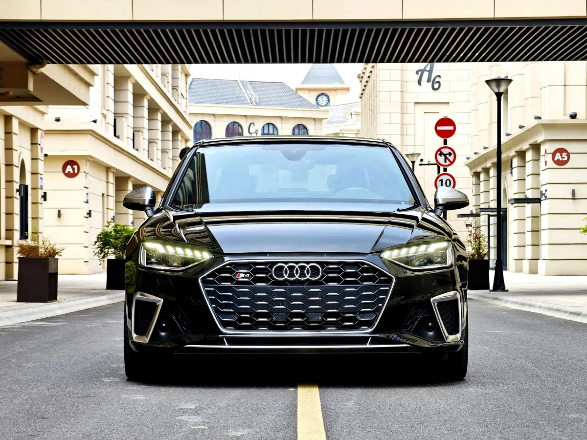 AUDI S4  2021