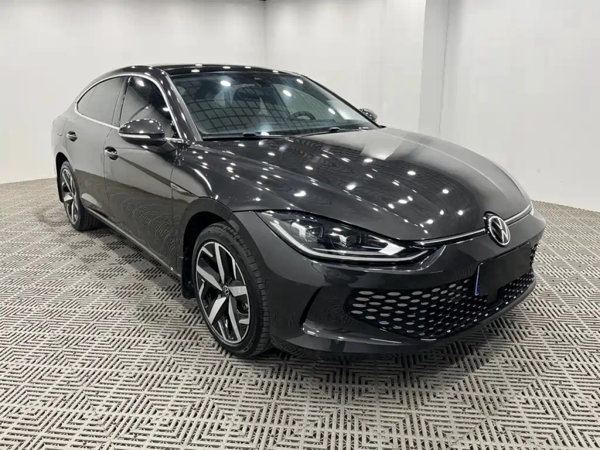 VOLKSWAGEN LAMANDO  2023