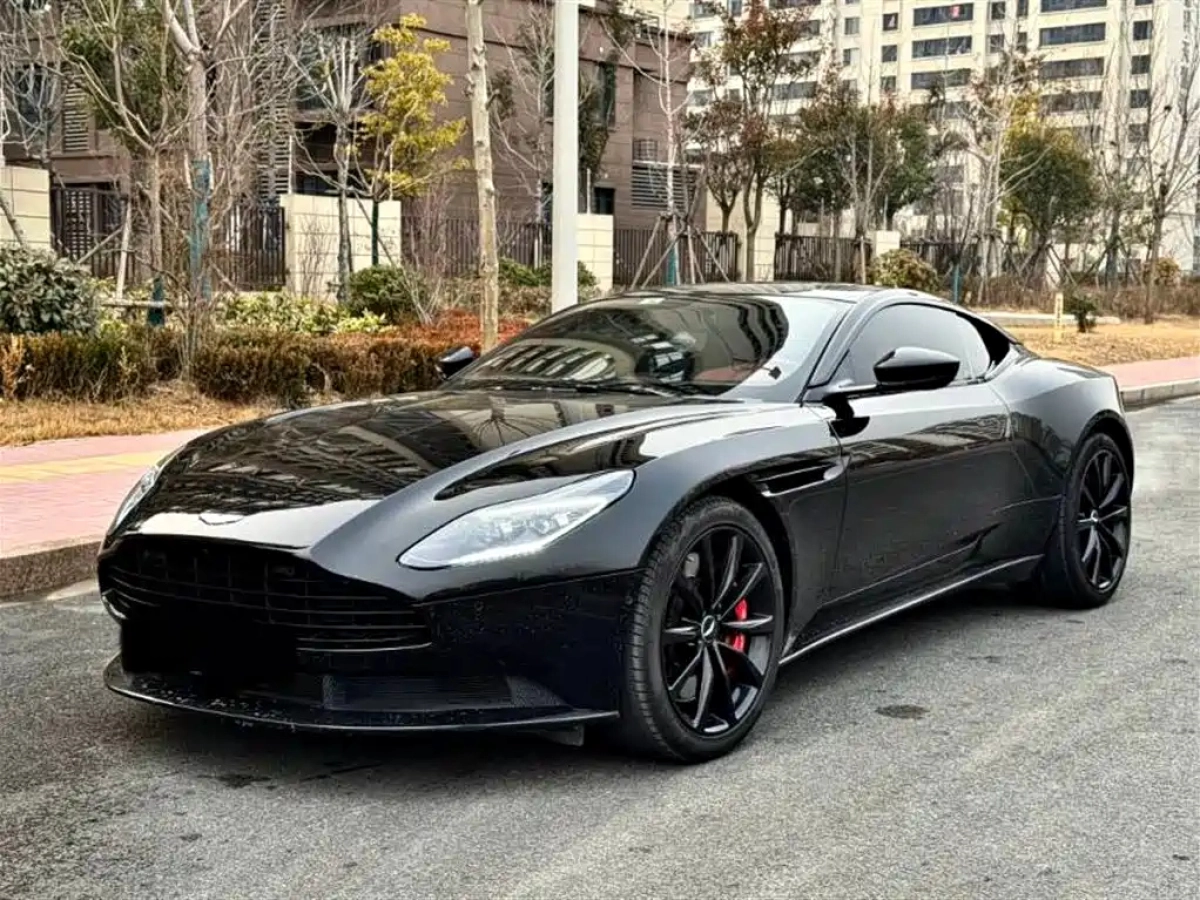 ASTON MARTIN DB11  2019