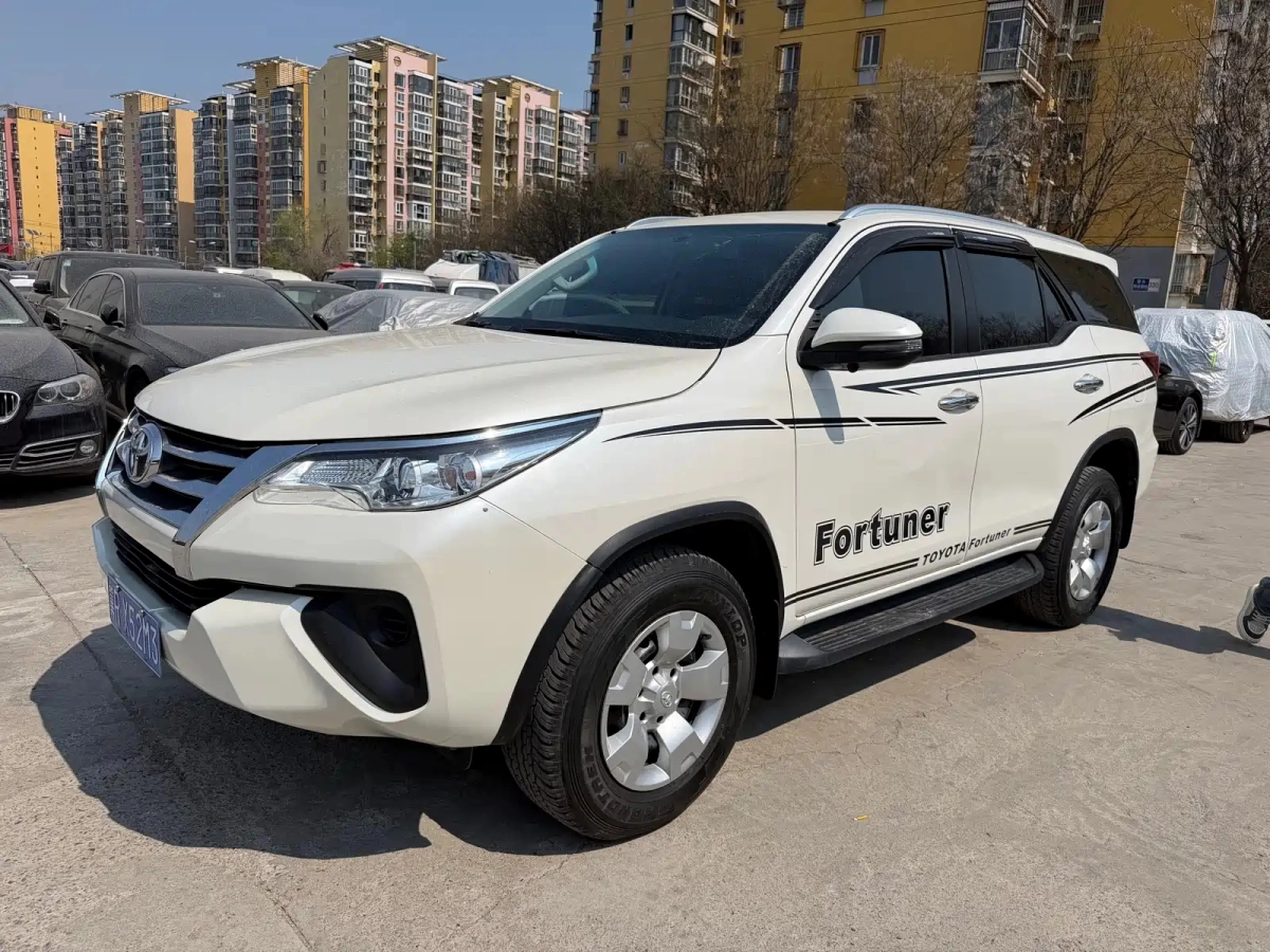 TOYOTA FORTUNER